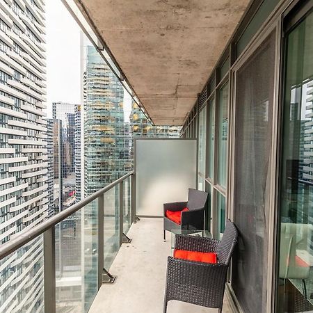 شقة تورونتو  في Gorgeous 1Br W/Parking Across The Scotiabank Arena المظهر الخارجي الصورة