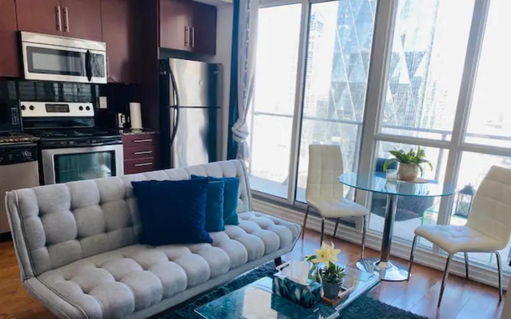شقة تورونتو  في Gorgeous 1Br W/Parking Across The Scotiabank Arena المظهر الخارجي الصورة