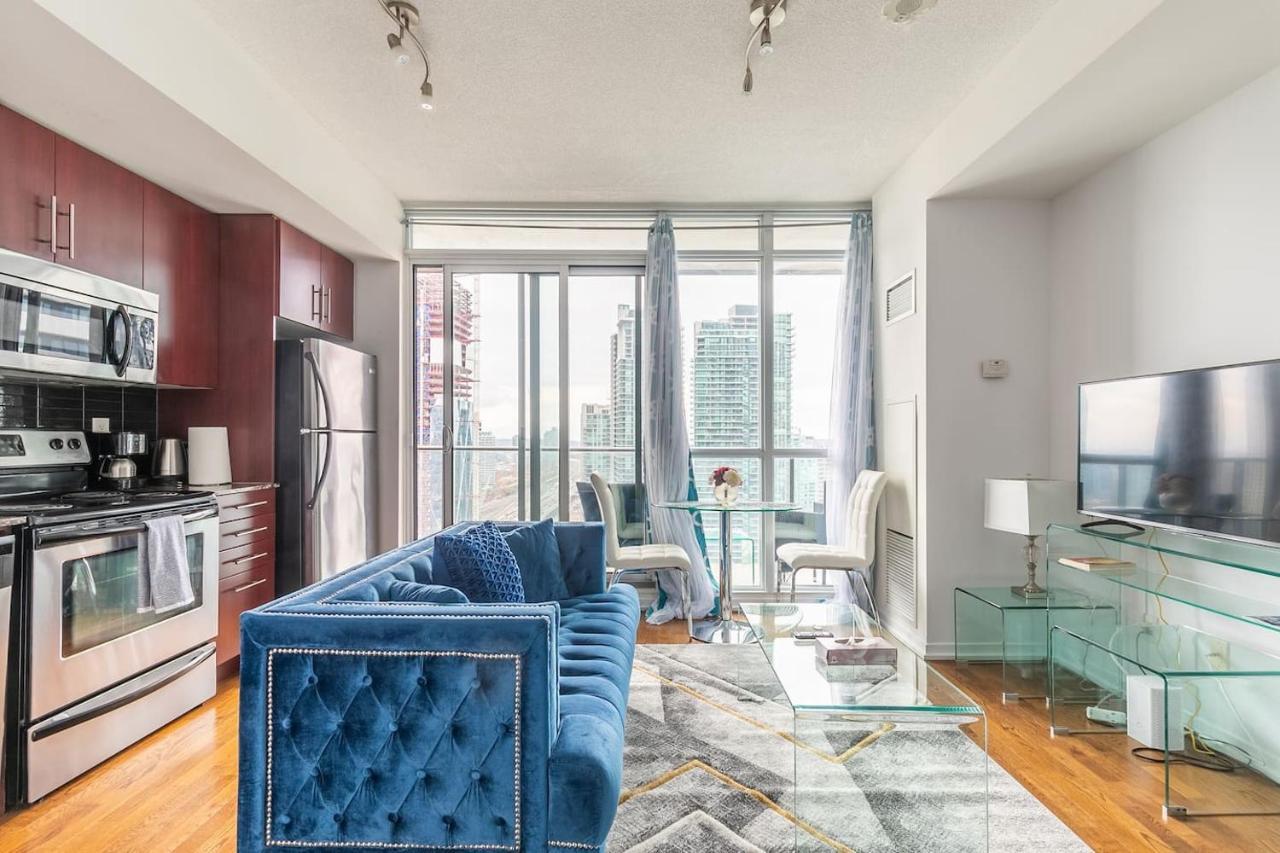 شقة تورونتو  في Gorgeous 1Br W/Parking Across The Scotiabank Arena المظهر الخارجي الصورة